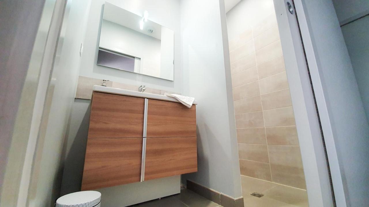 Le Nid Discret Avec Balcon Et Parking Prive Gratuit Apartment Sarlat-la-Caneda Bagian luar foto